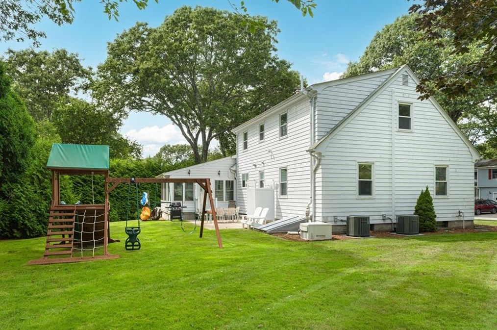 54 Birchwood Dr, South Kingstown, RI 02882