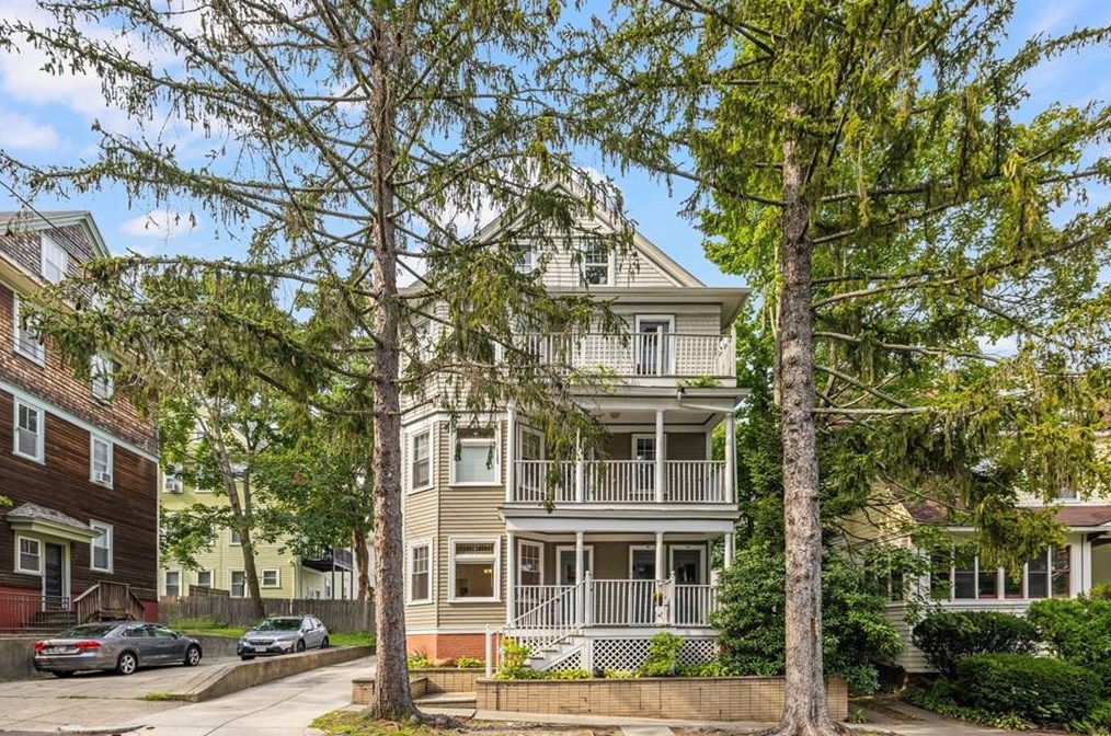 10 Hazard Ave, Providence, RI 02906