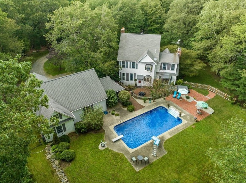 17 Paris Olney Hopkins Rd, Scituate, RI 02825-1441