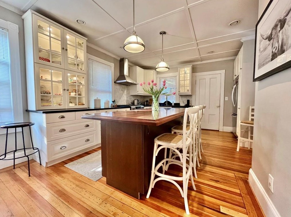 4 Channing Pl, Middletown, RI 02840