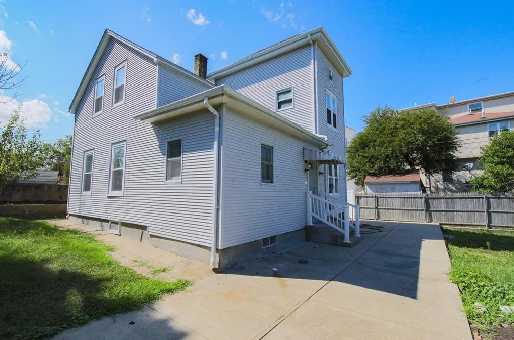 182 High St, Pawtucket, RI 02860