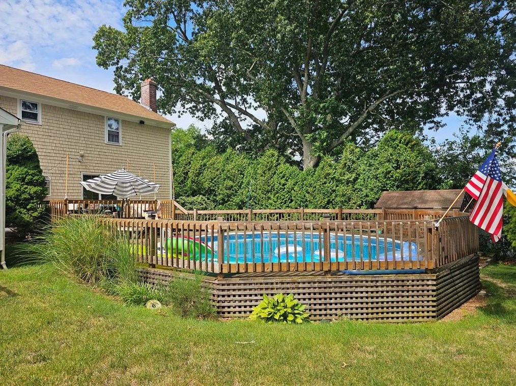 14 Birchwood Dr, Bristol, RI 02809