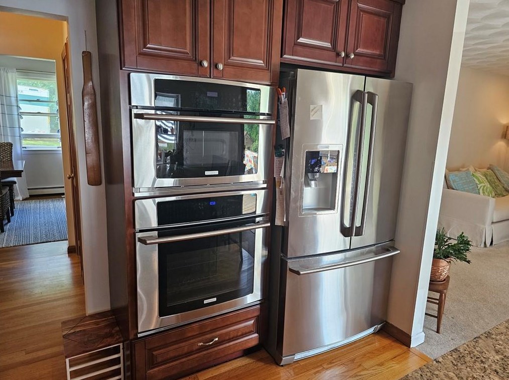 14 Birchwood Dr, Bristol RI  02809-4546 exterior