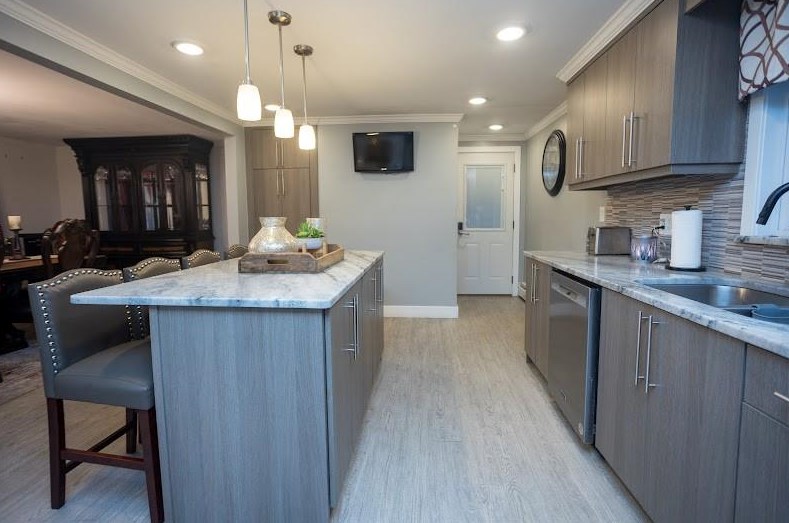 56 Vineland Ave, East Providence RI  02916-3125 exterior