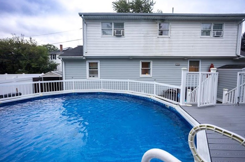 56 Vineland Ave, East Providence RI  02916-3125 exterior