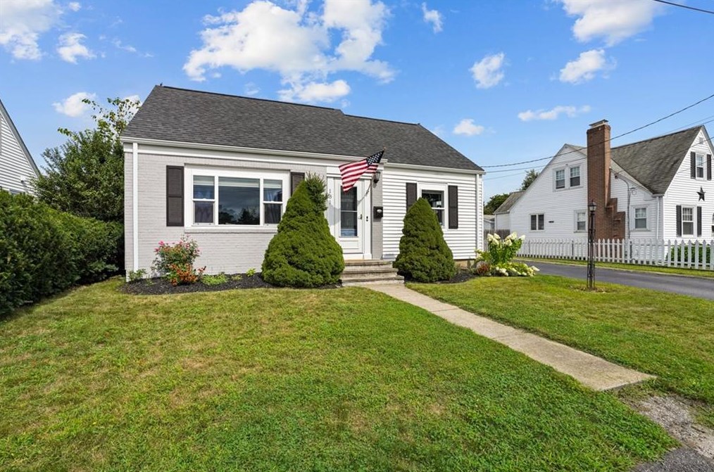 131 Chandler Ave, Cranston RI  02910-2505 exterior