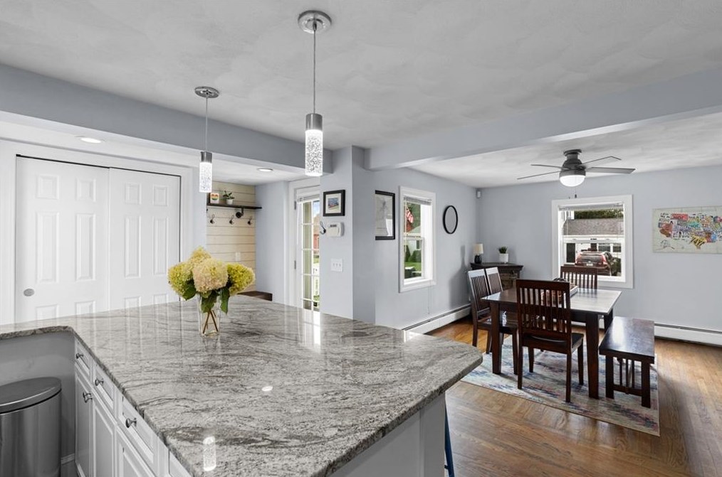 131 Chandler Ave, Cranston RI  02910-2505 exterior
