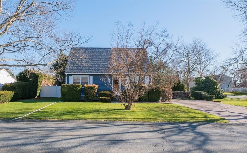28 Busher Dr, Middletown, RI 02842