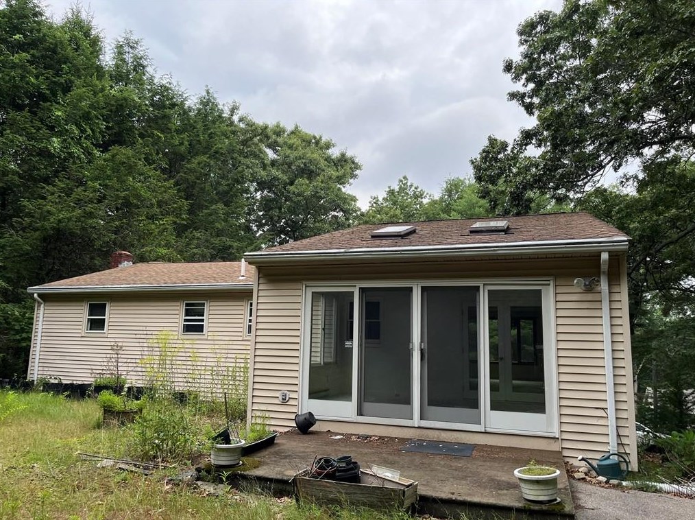 8 Winsor Ave, Providence, RI 02919