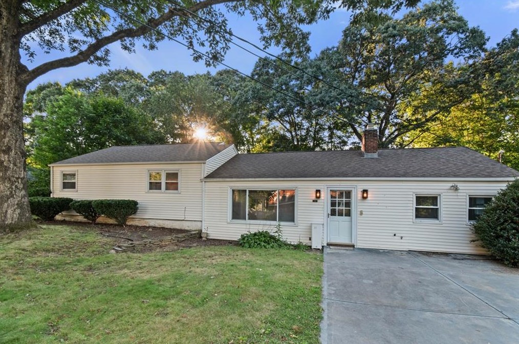 63 Phillips Rd, Warwick, RI 02818
