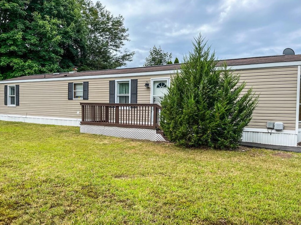 33 Torch Ln, Coventry, RI 02816