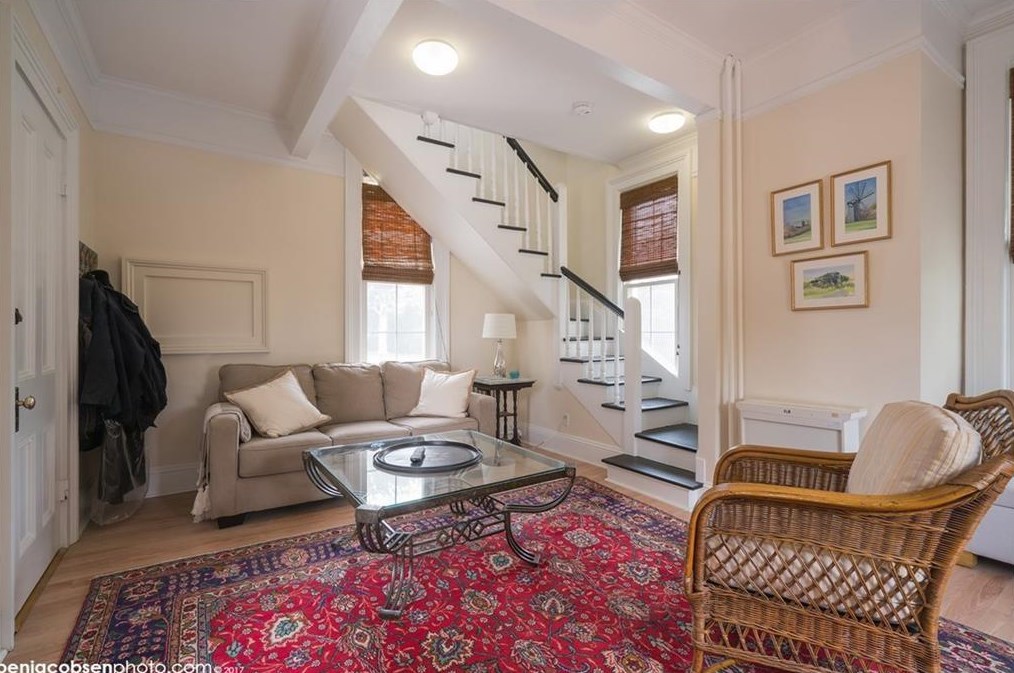 6 Restmere Terrace, Middletown, RI 02842