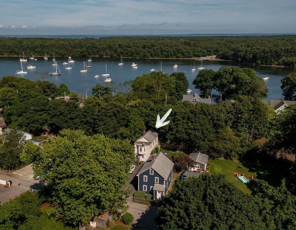 18 Lincoln St, Warwick, RI 02818