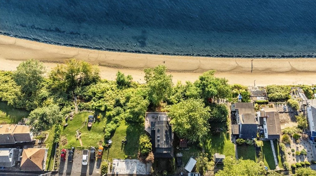 13 Harding Ave, East Providence, RI 02915