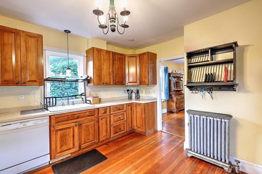 45 Euclid Ave, East Providence RI  02915-3111 exterior