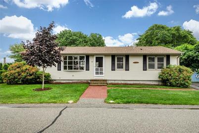 36 Sewell Rd Narragansett Ri 02882 Mls 1226853 Coldwell Banker