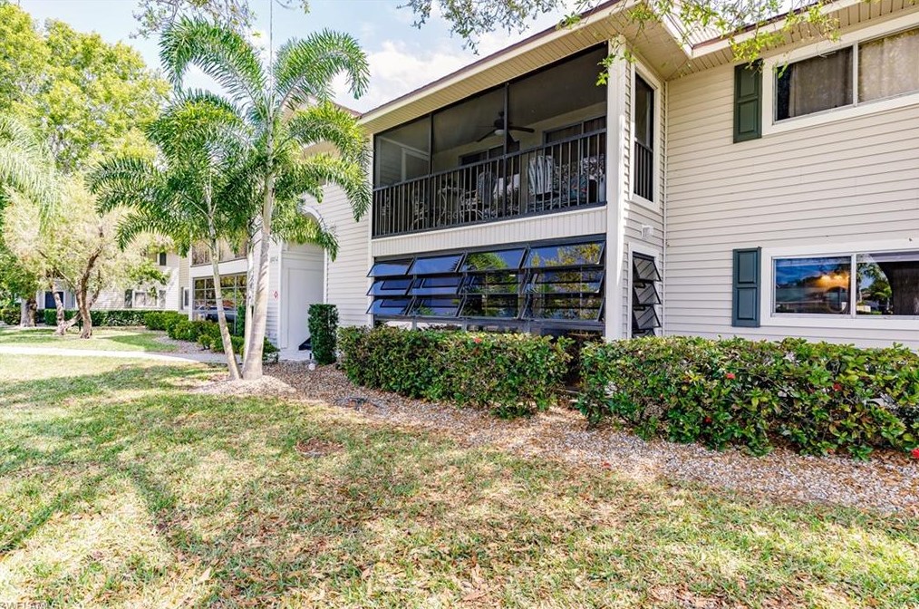 8041 Woods Cir, Fort Myers, FL 33919-2802