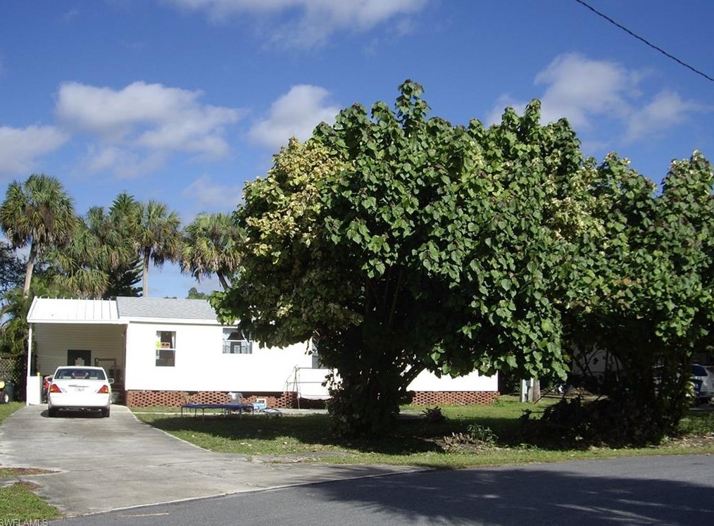 2655 Zoysia Ln, Fort Myers, FL 33917-2477