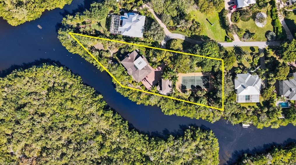 5270 Indian Ct, Sanibel, FL 33957