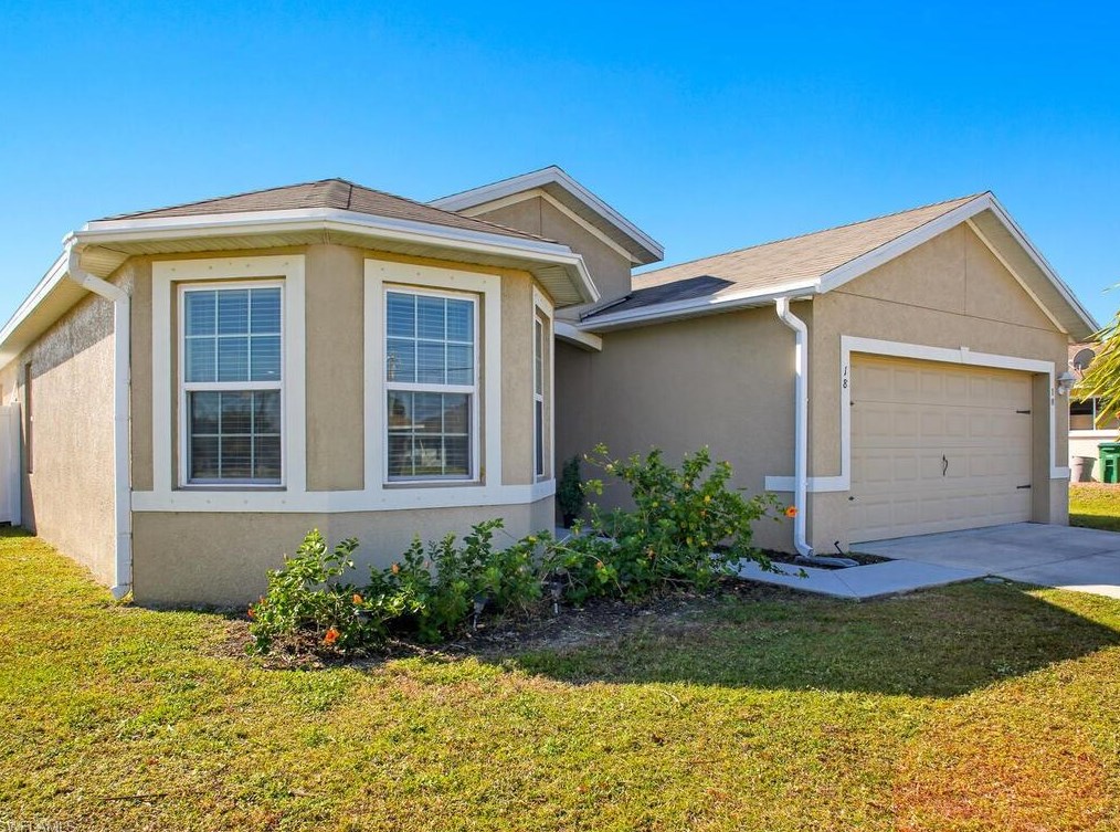 18 19th St, Cape Coral, FL 33991-3705