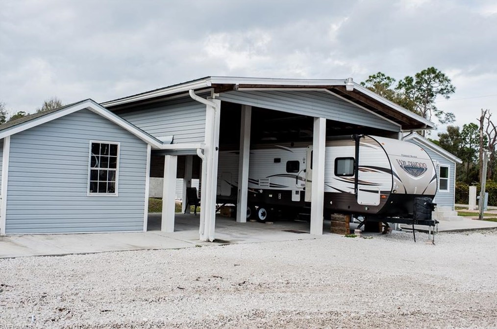 185 Favor Ave, Labelle, FL 33935-4476