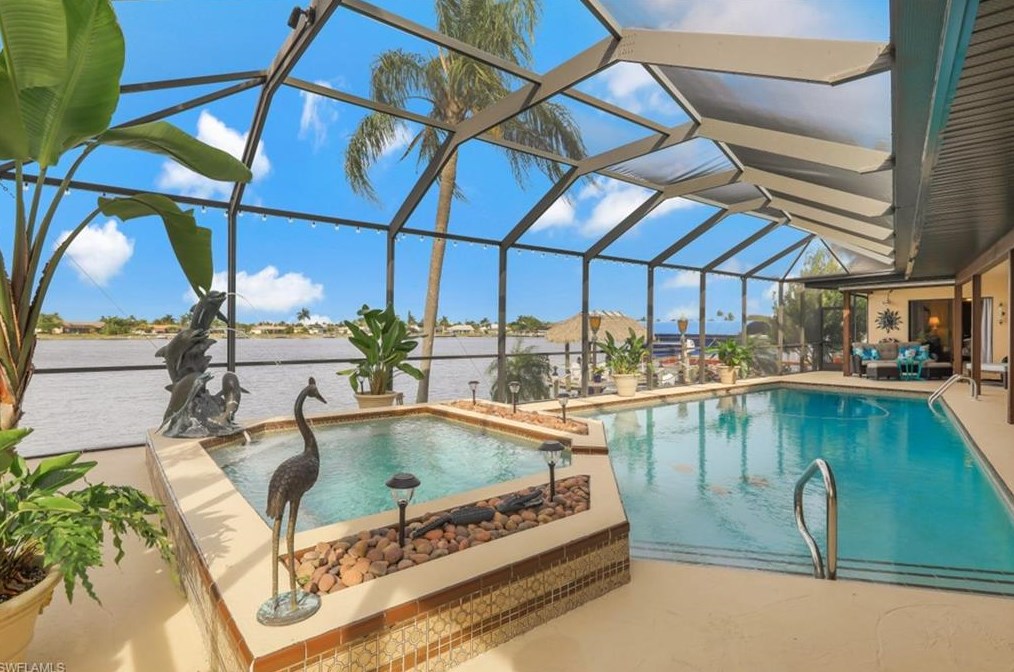 513 51st Ter, Cape Coral, FL 33914-6581