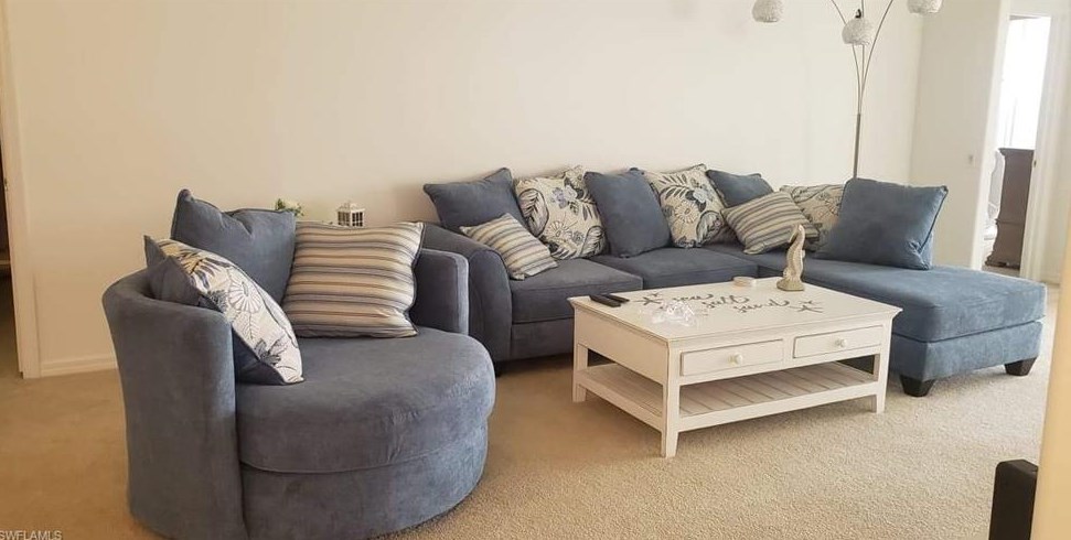 10021 Colonial Country Club Blvd, Fort Myers FL  33913-7018 exterior