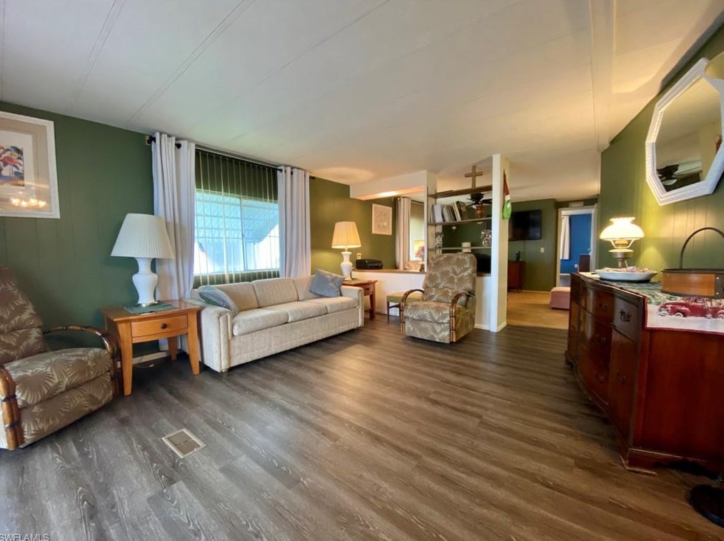3322 Rainbow Ln, Fort Myers, FL 33903-1425