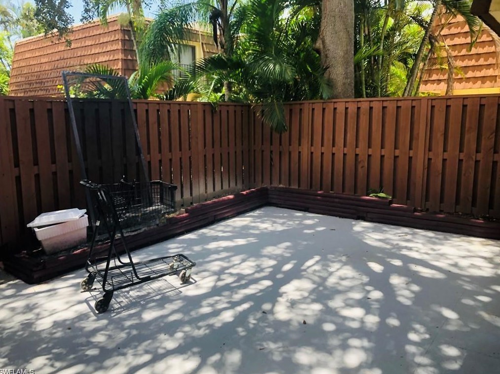 5237 Cedarbend Dr, Fort Myers, FL 33919-7502