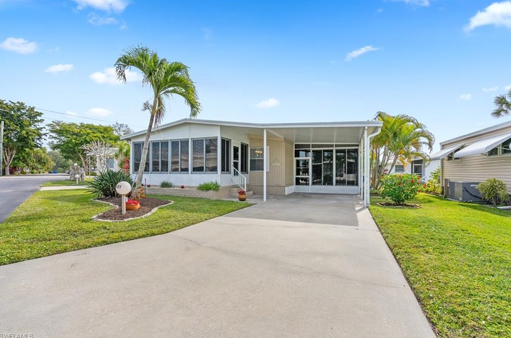 13621 Sora Dr, Fort Myers, FL 33908-5813