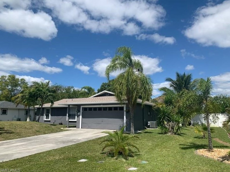 621 29th Ter, Cape Coral, FL 33904-3528