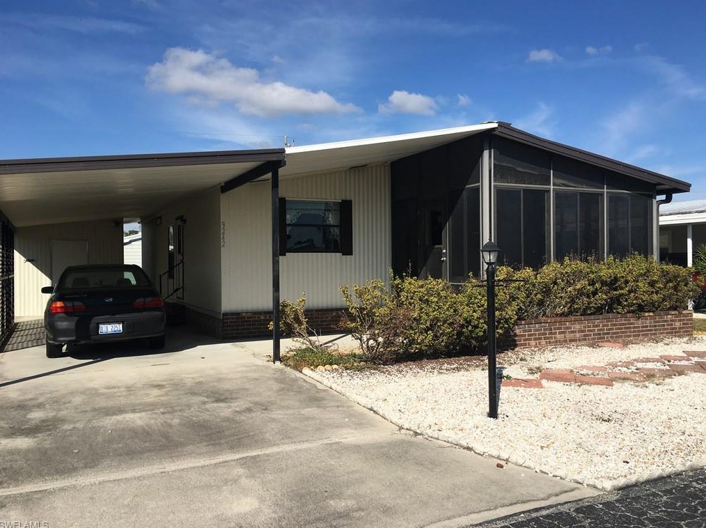 9242 Caloosa Dr, Fort Myers, FL 33903-2162