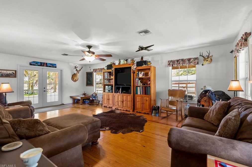 19500 Armeda Rd, Alva FL  33920-3126 exterior