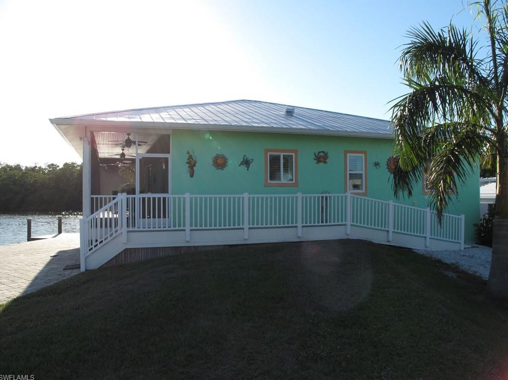 3947 Coconut Dr, Saint James City, FL 33956