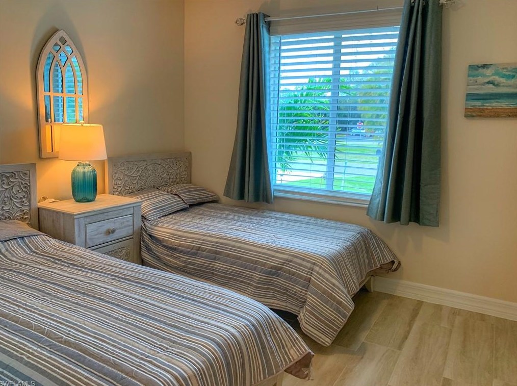 1182 Lake Mcgregor Dr, Fort Myers, FL 33919