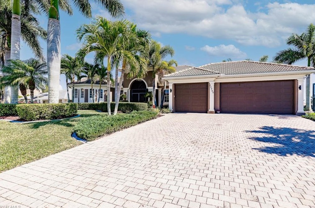 11700 Lady Anne Cir, Cape Coral, FL 33991-7539