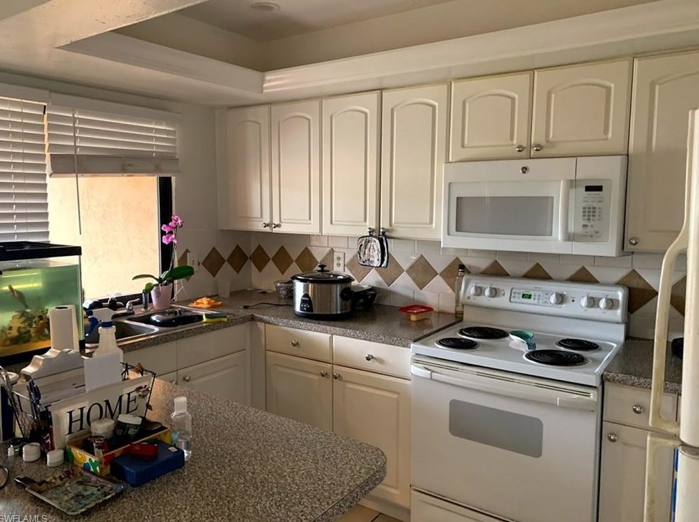 22 15 Pl, Cape Coral FL  33909-5341 exterior