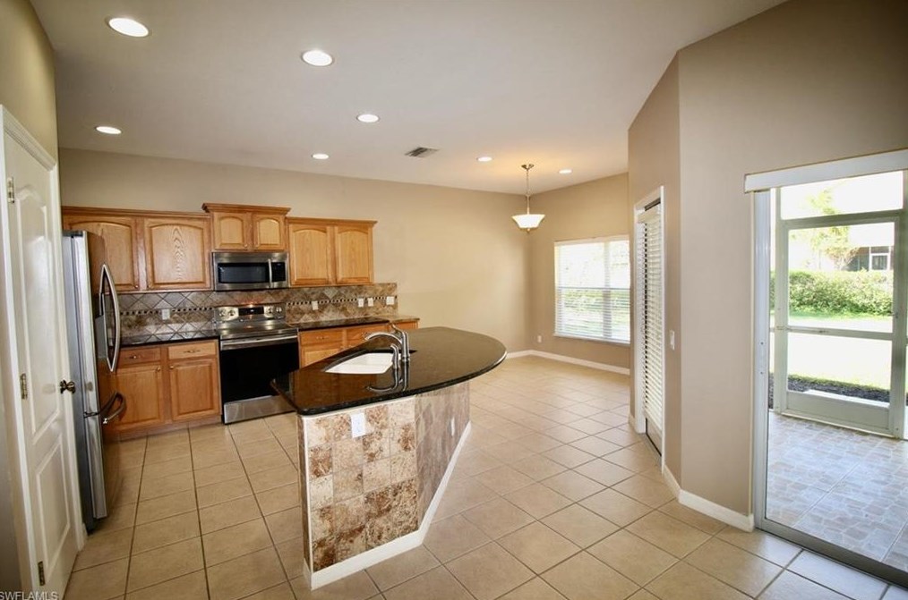 2458 Verdmont Ct, Cape Coral, FL 33991-3063