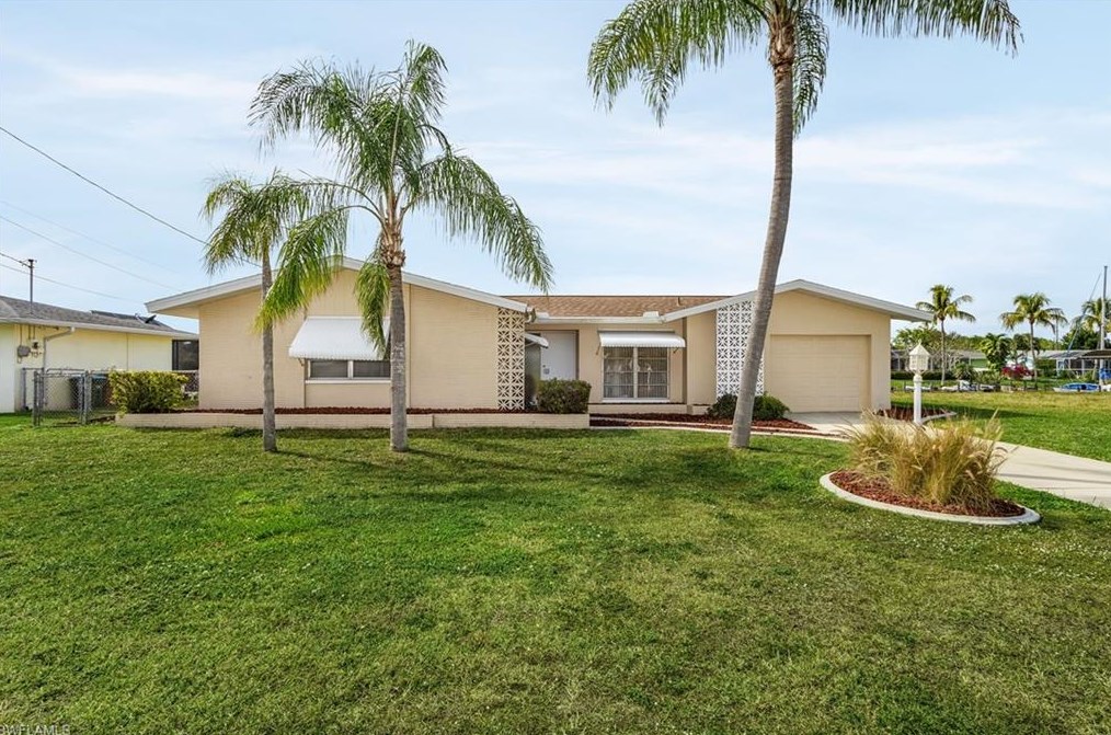 3018 18th Pl, Cape Coral, FL 33904-4011