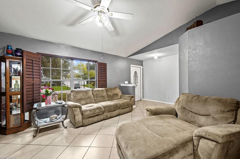 2129 Coral Point Dr, Cape Coral, FL 33990-6803