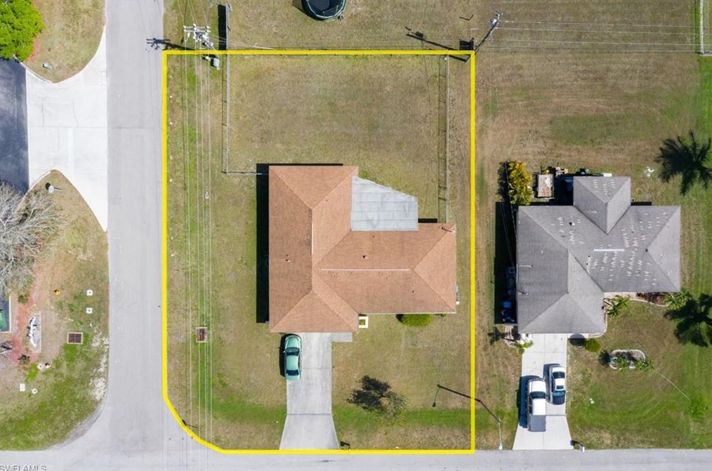 1425 8th Pl, Cape Coral, FL 33909-1477