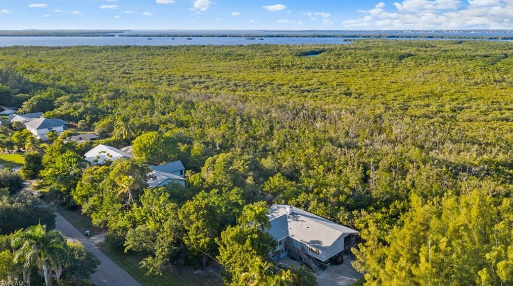 1695 Serenity Ln, Sanibel, FL 33957