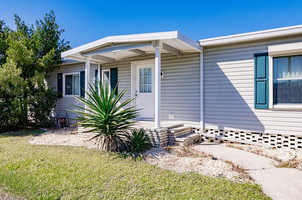 3123 Old Farm House Dr, Fort Myers, FL 33917-1588