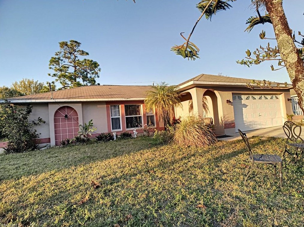 309 21st Ter, Cape Coral, FL 33990-4319