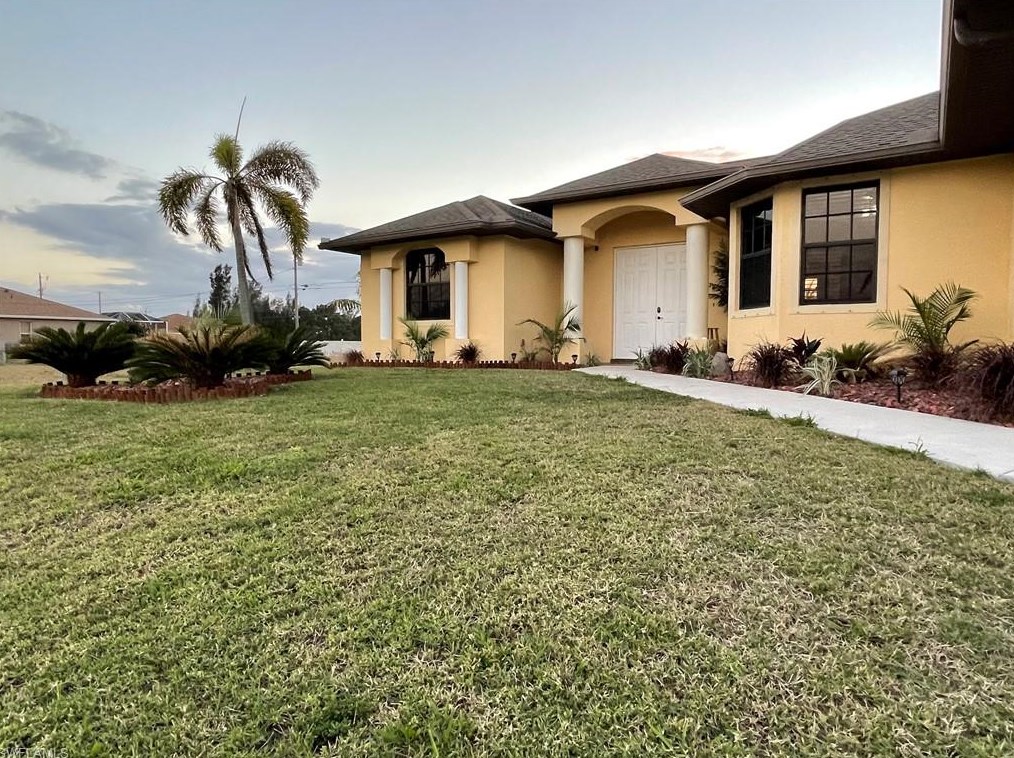 104 15th Pl, Cape Coral, FL 33909-2727