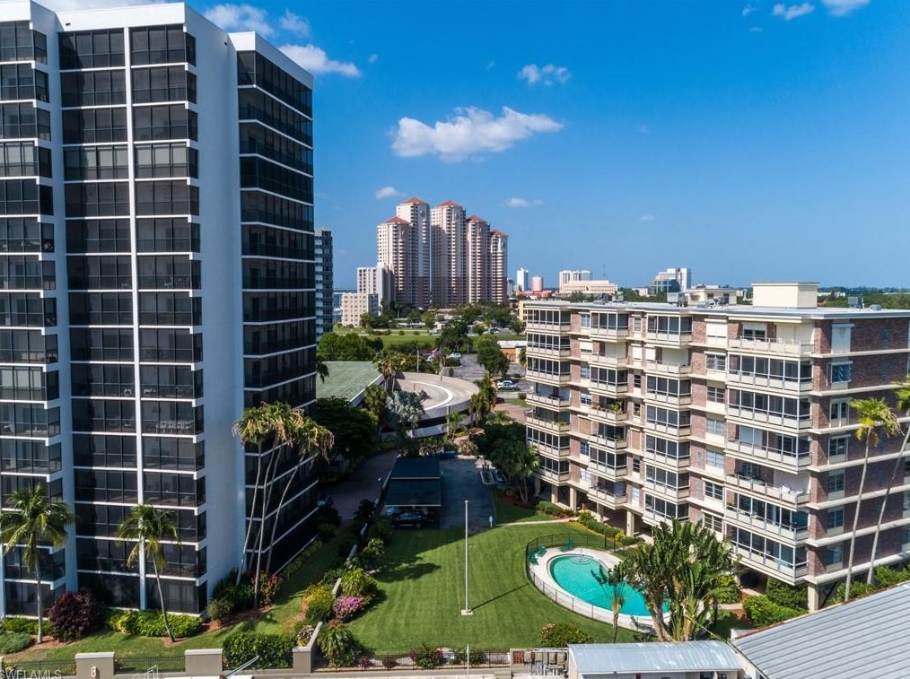 2350 1st St, Fort Myers FL 33901-3317 exterior