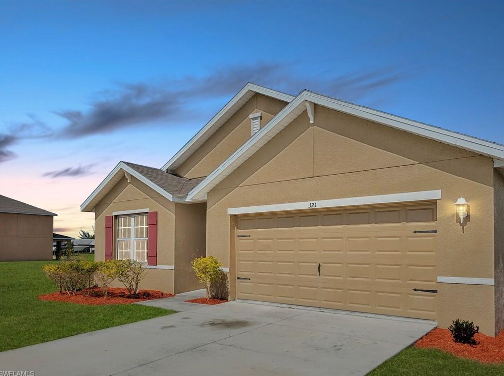 321 21st Ter, Cape Coral, FL 33990-4319