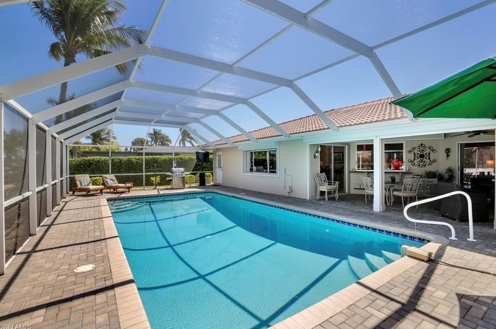 1011 Town And River Dr, Fort Myers, FL 33919-5915