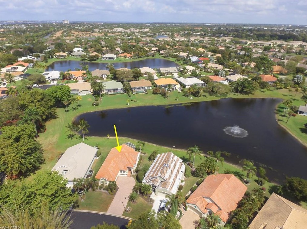 9954 Las Casas Dr, Fort Myers, FL 33919-8418