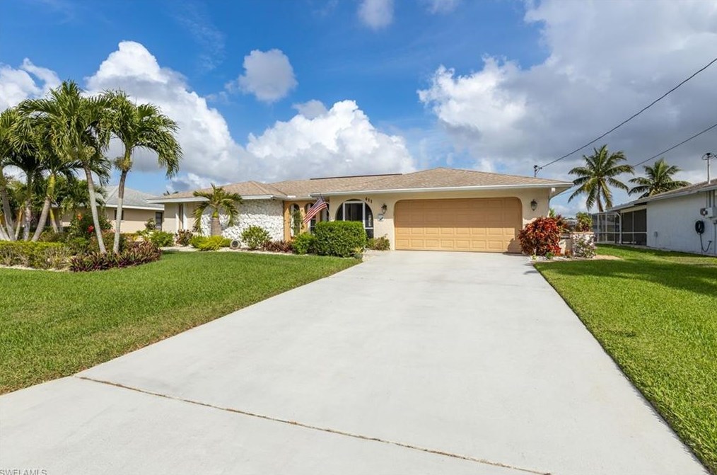 411 32nd St, Cape Coral, FL 33904-4134